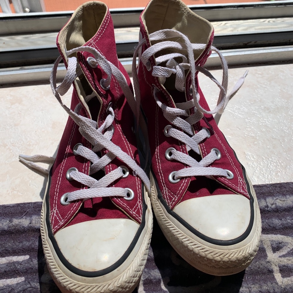 Maroon Converse - gently used!!!